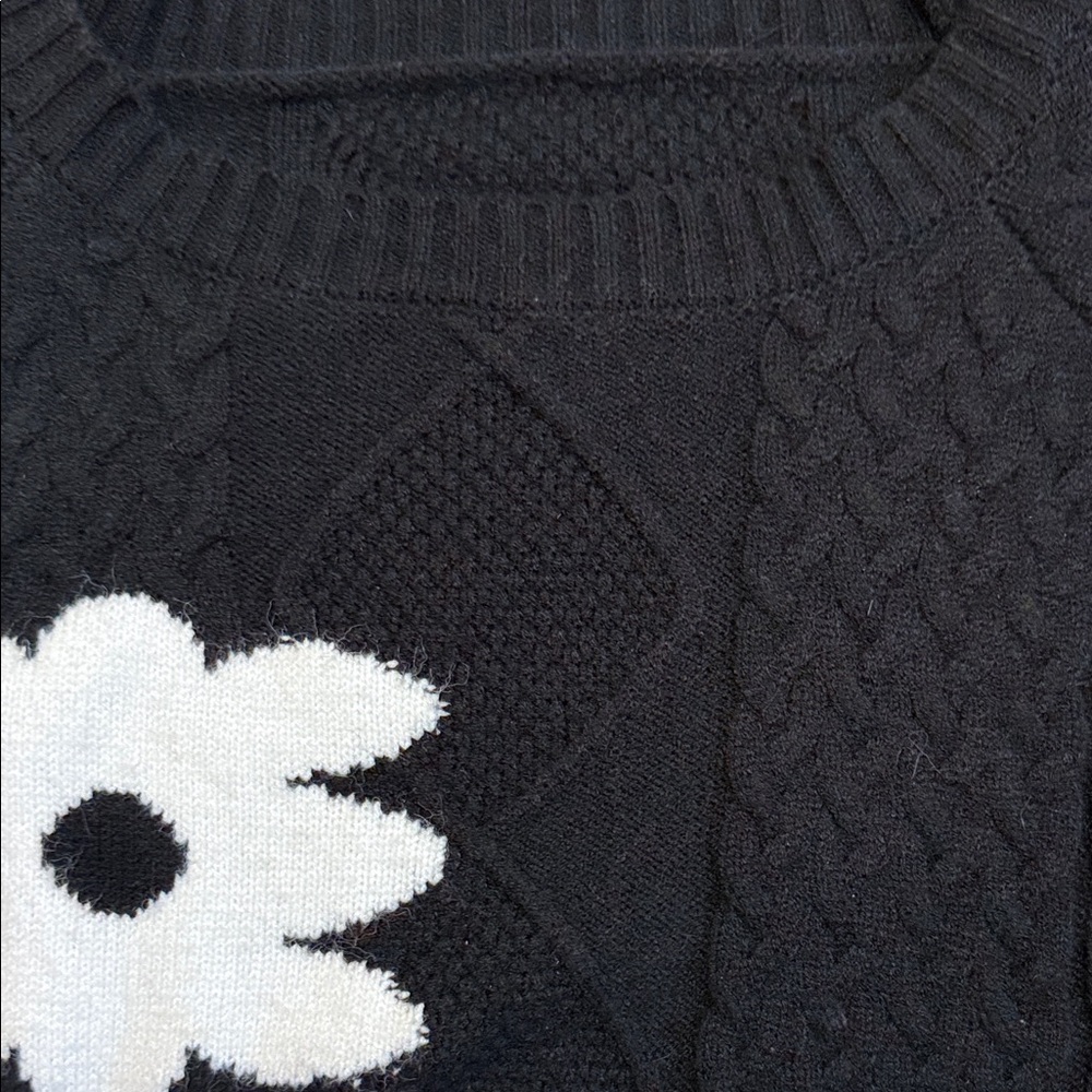 Women’s Black and White Floral Women's Sweater Size Medium - Picture 3 of 4
